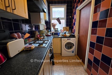 2 bed house, Thornville Avenue, Hyde Park, Leeds, LS61JS - Image 3