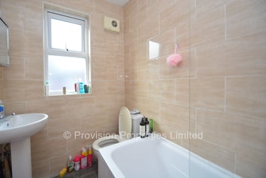 6 bed house, Brudenell Mount, Hyde Park, Leeds, LS61HS - Image 6