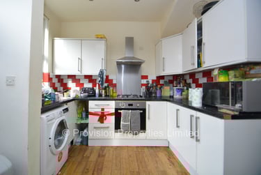 6 bed house, Brudenell Mount, Hyde Park, Leeds, LS61HS - Image 2