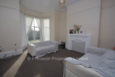 2 bed flat, Cliff Road, Rampart Road, Leeds, LS62ET - Image 1