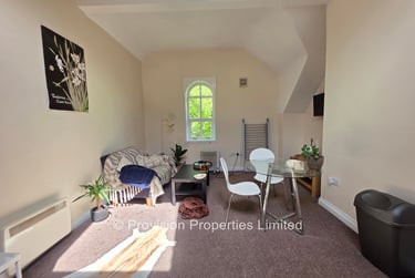 1 bed flat, Moorland Road, Hyde Park, Leeds, LS61AL - Image 1