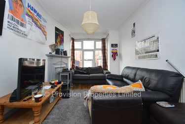 6 bed house, Manor Drive, Hyde Park, Leeds, LS61DD - Image 1