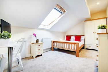 8 bed house, Queens Road, Hyde Park, Leeds, LS61HU - Image 5