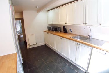 8 bed house, Queens Road, Hyde Park, Leeds, LS61HU - Image 9