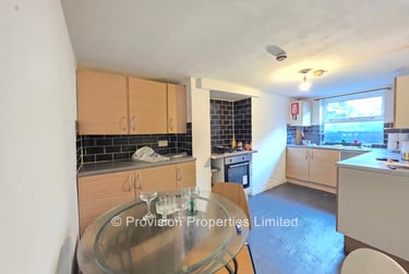 5 bed house, Walmsley Road, Burley, Leeds, LS61NG - Image 9