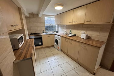 6 bed house, Hessle View, Hyde Park, Leeds, LS61ER - Image 5