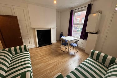 6 bed house, Hessle View, Hyde Park, Leeds, LS61ER - Image 1