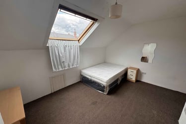 6 bed house, Hessle View, Hyde Park, Leeds, LS61ER - Image 2