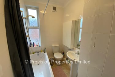 4 bed house, Ashville Grove, Burley, Leeds, LS61LY - Image 7