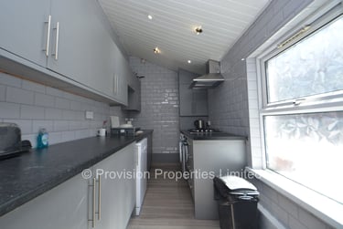 7 bed house, Norwood Road, Hyde Park, Leeds, LS61DZ - Image 5