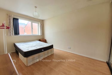 3 bed house, Consort View, Hyde Park, Leeds, LS31NX - Image 4
