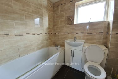 3 bed house, Consort View, Hyde Park, Leeds, LS31NX - Image 2