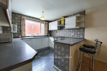 3 bed house, Consort View, Hyde Park, Leeds, LS31NX - Image 1