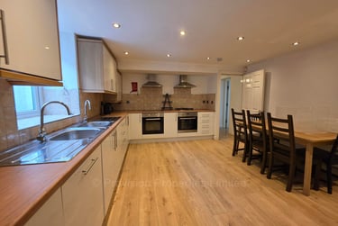 8 bed house, Headingley Avenue, Headingley, Leeds, LS63ER - Image 2