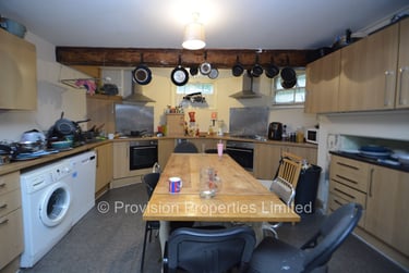 10 bed house, Regent Park Avenue, Rampart Road, Leeds, LS62AU - Image 1
