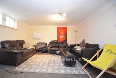 10 bed house, Regent Park Avenue, Rampart Road, Leeds, LS62AU - Image 4