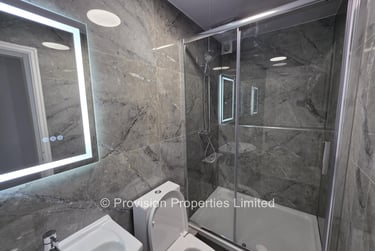 2 bed flat, Woodhouse Street, Rampart Road, Leeds, LS62JN - Image 2