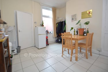 3 bed house, Carberry Terrace, Burley, Leeds, LS61QH - Image 2