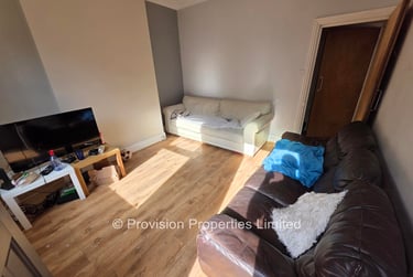 4 bed house, Welton Grove, Hyde Park, Leeds, LS61ES - Image 2