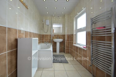 6 bed house, Woodsley Road, Hyde Park, Leeds, LS31DU - Image 4