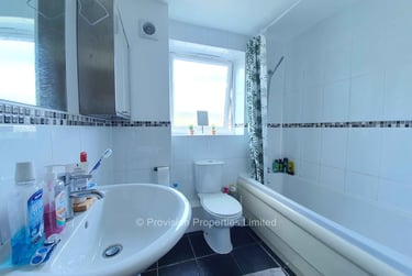 3 bed flat, Holborn Central, Rampart Road, Leeds, LS62NA - Image 7