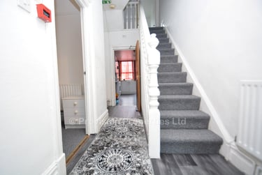 7 bed house, Brudenell Avenue, Hyde Park, Leeds, LS61HD - Image 6