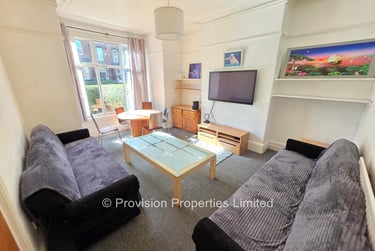 7 bed house, Brudenell Avenue, Hyde Park, Leeds, LS61HD - Image 1