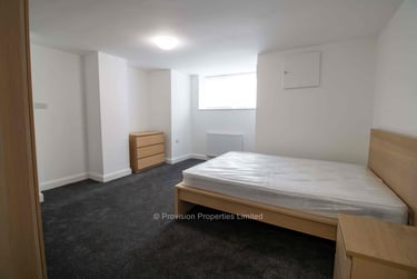 6 bed house, Brudenell Mount, Hyde Park, Leeds, LS61HS - Image 4