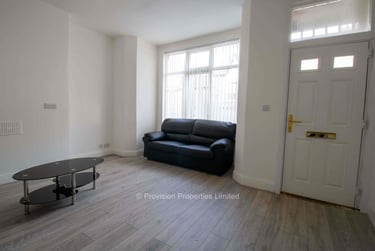 6 bed house, Brudenell Mount, Hyde Park, Leeds, LS61HS - Image 3