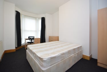 5 bed house, Hessle View, Hyde Park, Leeds, LS61ER - Image 10