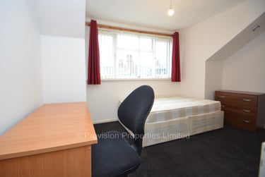 5 bed house, Hessle View, Hyde Park, Leeds, LS61ER - Image 15