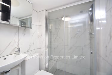 5 bed house, Hessle View, Hyde Park, Leeds, LS61ER - Image 3