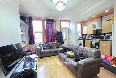 3 bed house, Graham Avenue, Burley, Leeds, LS42LW - Image 2