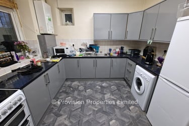 4 bed flat, Cardigan Road, Headingley, Leeds, LS63BJ - Image 6