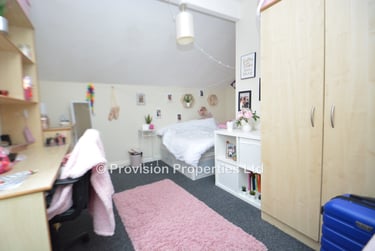 5 bed house, Welton Place, Hyde Park, Leeds, LS61EW - Image 4