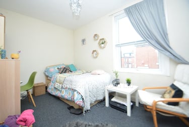 5 bed house, Welton Place, Hyde Park, Leeds, LS61EW - Image 6