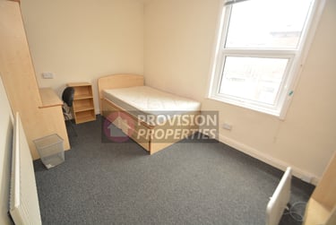 5 bed house, Welton Place, Hyde Park, Leeds, LS61EW - Image 10