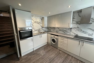 8 bed house, Hessle Place, Hyde Park, Leeds, LS61EU - Image 2