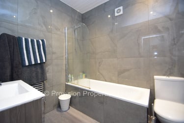 8 bed house, Hessle Place, Hyde Park, Leeds, LS61EU - Image 3