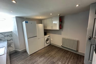 8 bed house, Hessle Place, Hyde Park, Leeds, LS61EU - Image 11