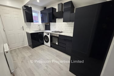 3 bed house, Park View Avenue, Burley, Leeds, LS42LH - Image 2