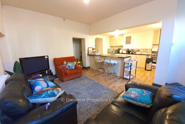 2 bed flat, Moorland Avenue, Hyde Park, Leeds, LS61AP - Image 1