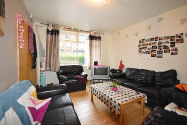 5 bed house, Walmsley Road, Burley, Leeds, LS61NG - Image 1
