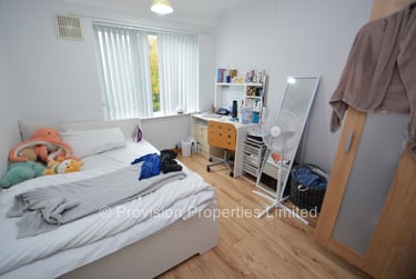 3 bed house, Kelso Gardens, Hyde Park, Leeds, LS29PS - Image 4