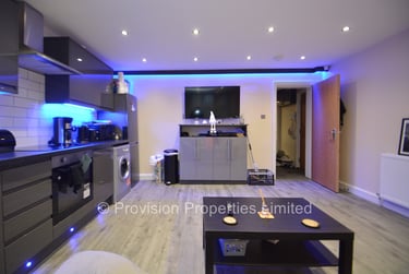 2 bed flat, Cliff Road, Rampart Road, Leeds, LS62EX - Image 2