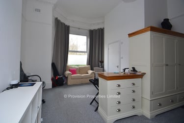 1 bed flat, Moorland Road, Hyde Park, Leeds, LS61AL - Image 2