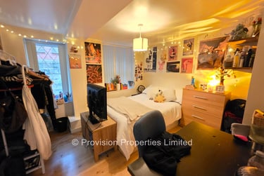 2 bed flat, Regent Park Terrace, Rampart Road, Leeds, LS62AX - Image 2