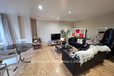 2 bed flat, Regent Park Terrace, Rampart Road, Leeds, LS62AX - Image 1