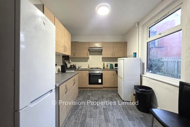 6 bed house, St Michaels Terrace, Headingley, Leeds, LS63QB - Image 2