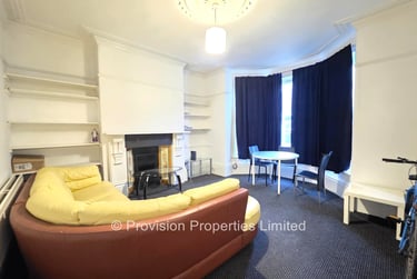 6 bed house, St Michaels Terrace, Headingley, Leeds, LS63QB - Image 1